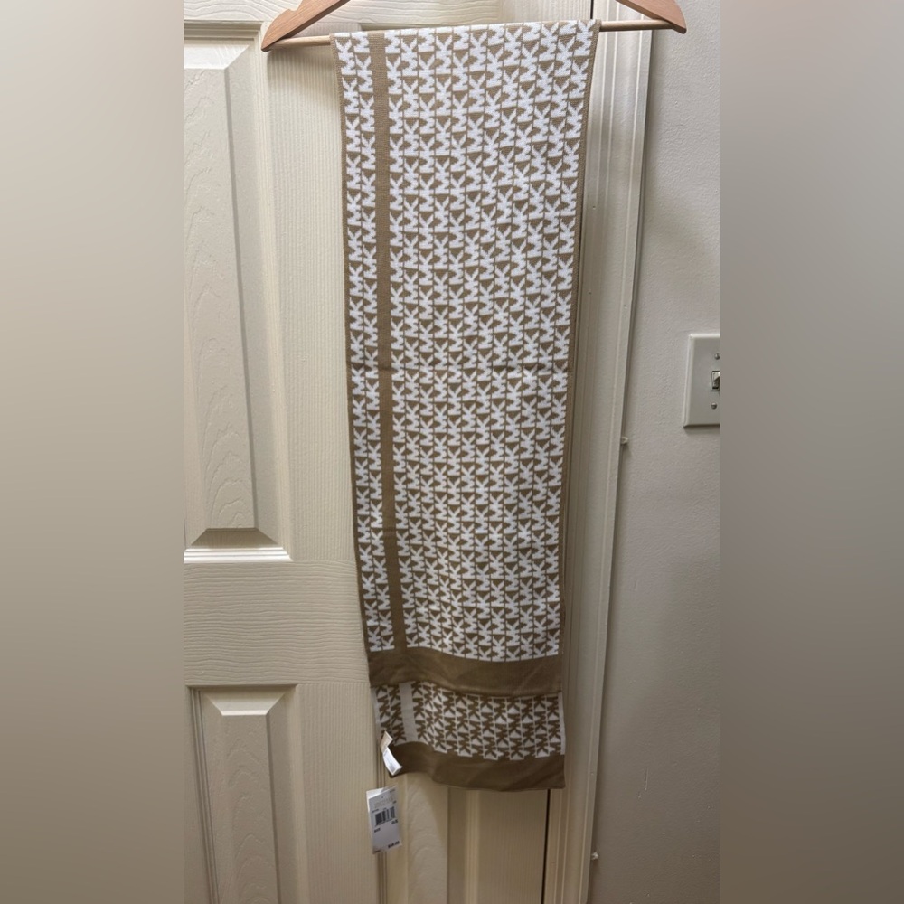 Michael Kors Tan and White Knit Scarf